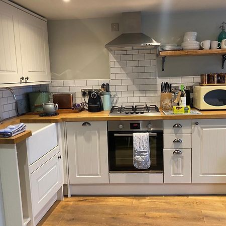 Monmouth House Apartments, Lyme Regis Old Town, Dog Friendly, Parking Exterior foto