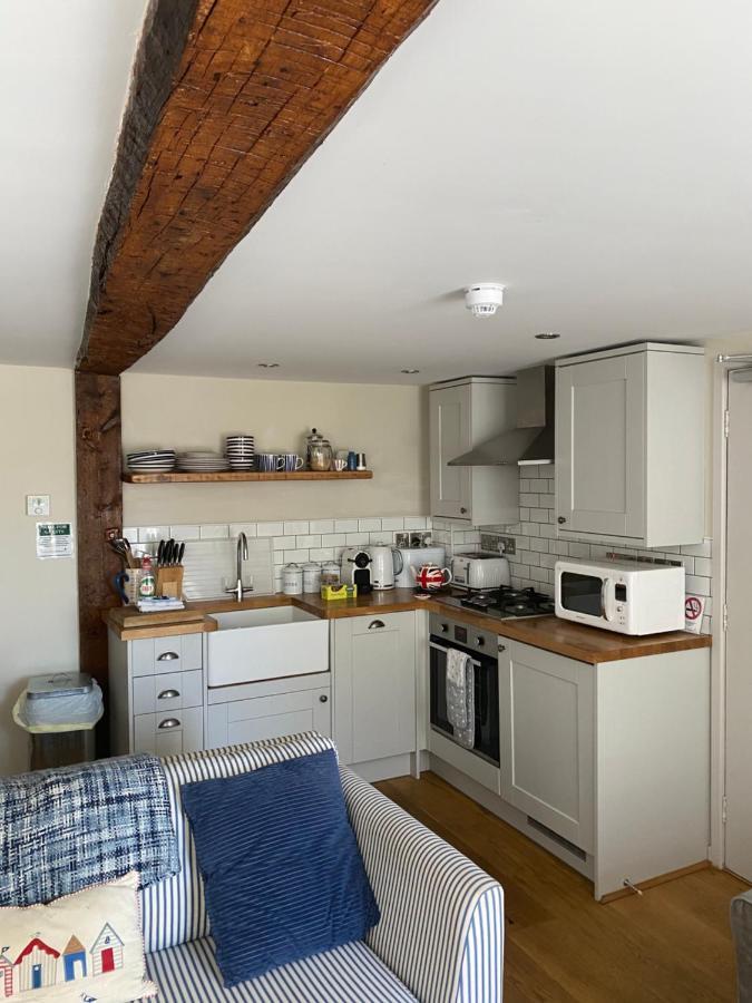 Monmouth House Apartments, Lyme Regis Old Town, Dog Friendly, Parking Exterior foto