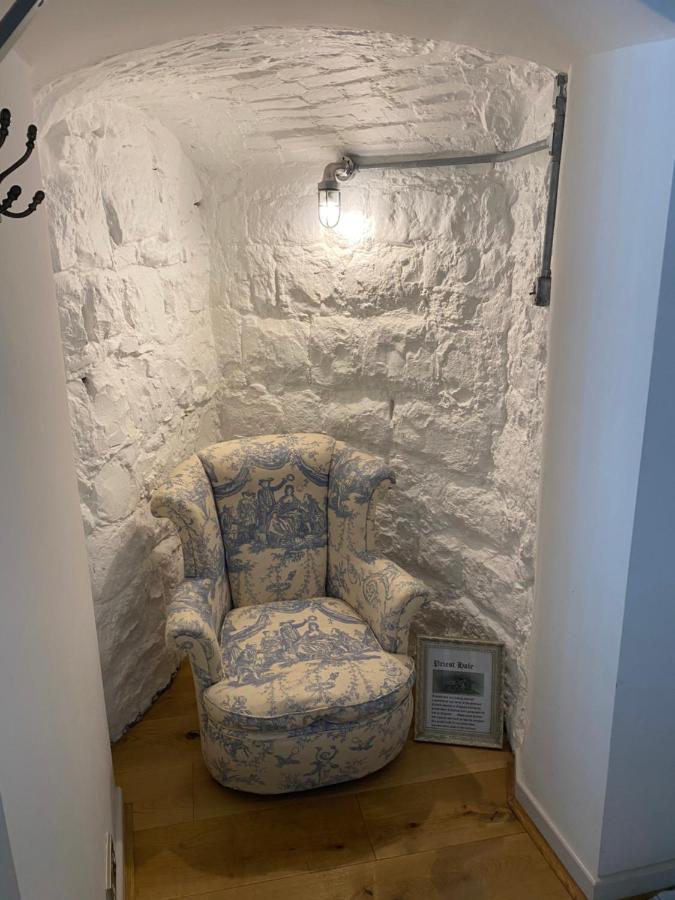 Monmouth House Apartments, Lyme Regis Old Town, Dog Friendly, Parking Exterior foto