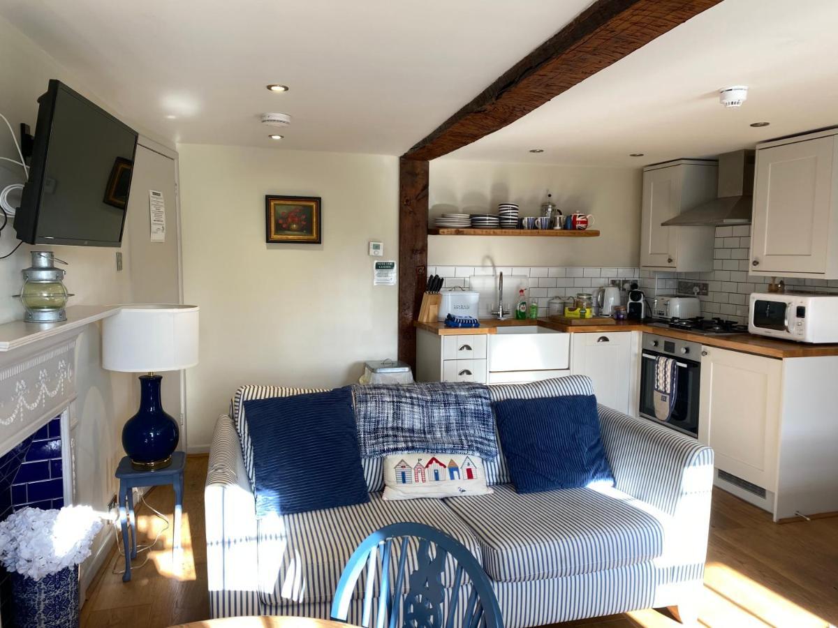 Monmouth House Apartments, Lyme Regis Old Town, Dog Friendly, Parking Exterior foto