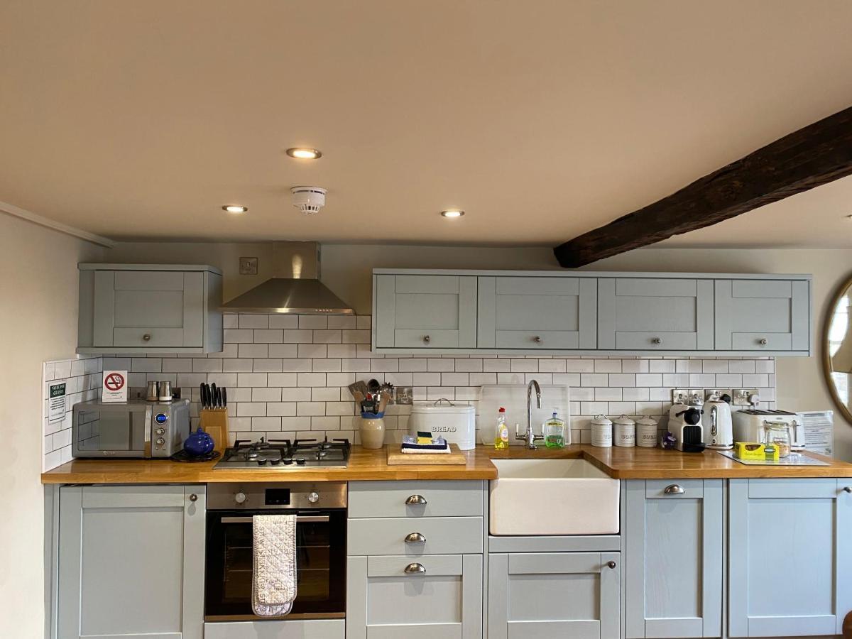 Monmouth House Apartments, Lyme Regis Old Town, Dog Friendly, Parking Exterior foto