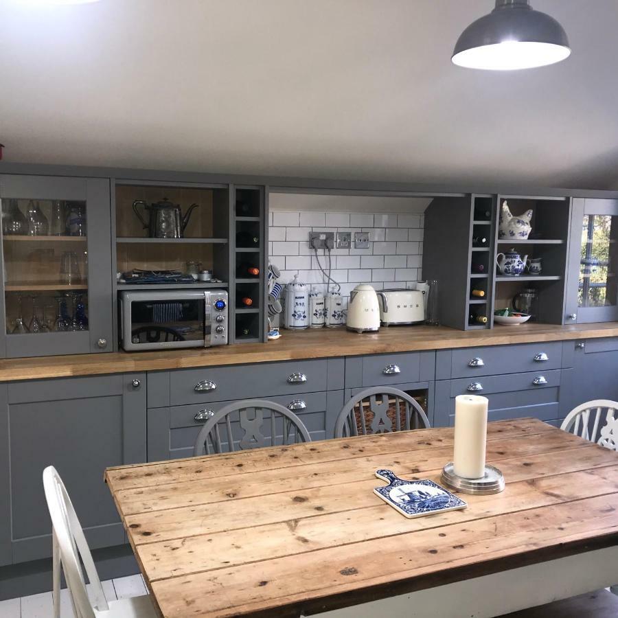 Monmouth House Apartments, Lyme Regis Old Town, Dog Friendly, Parking Exterior foto