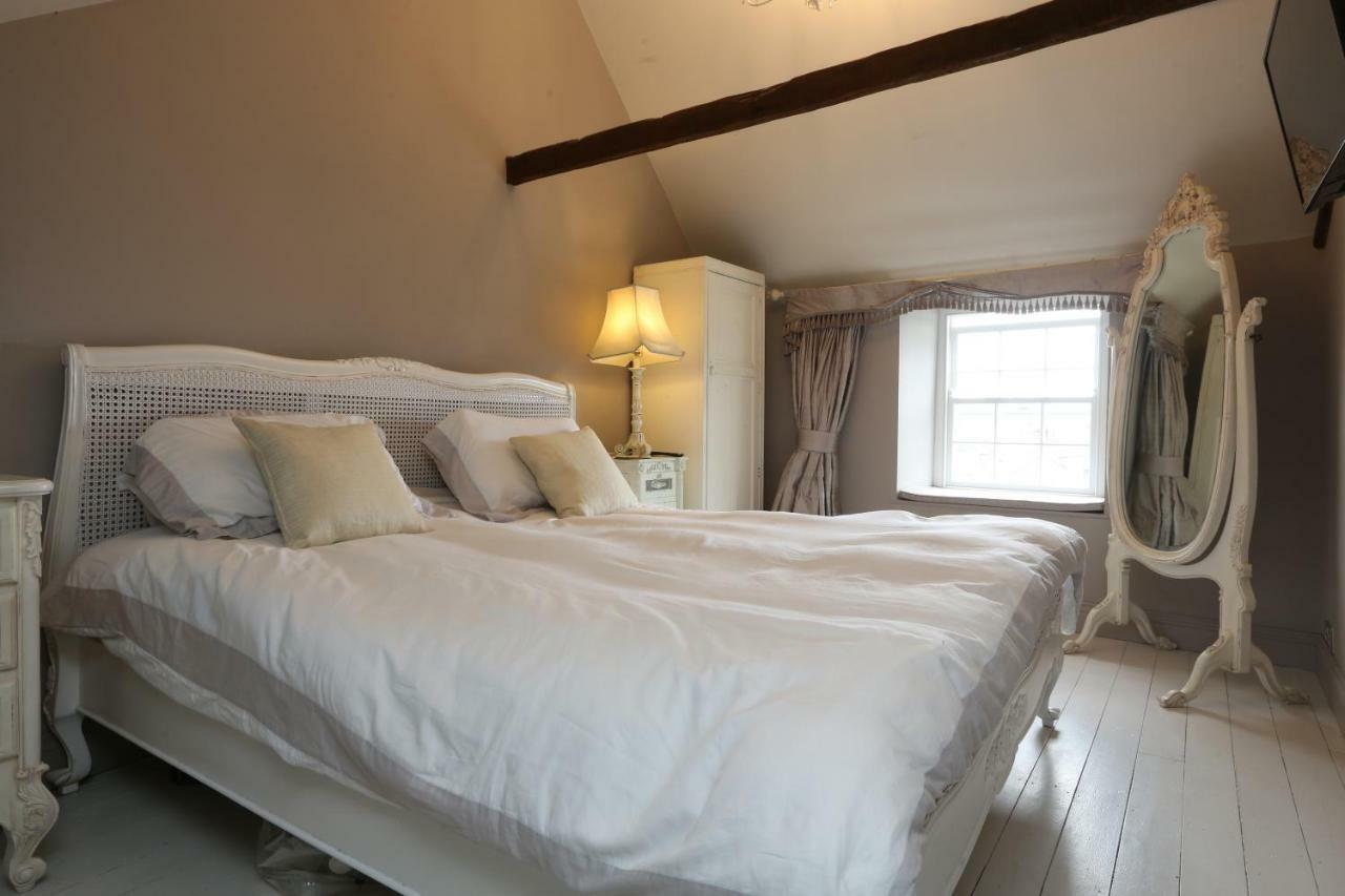Monmouth House Apartments, Lyme Regis Old Town, Dog Friendly, Parking Exterior foto