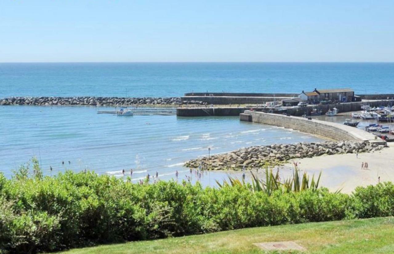 Monmouth House Apartments, Lyme Regis Old Town, Dog Friendly, Parking Exterior foto